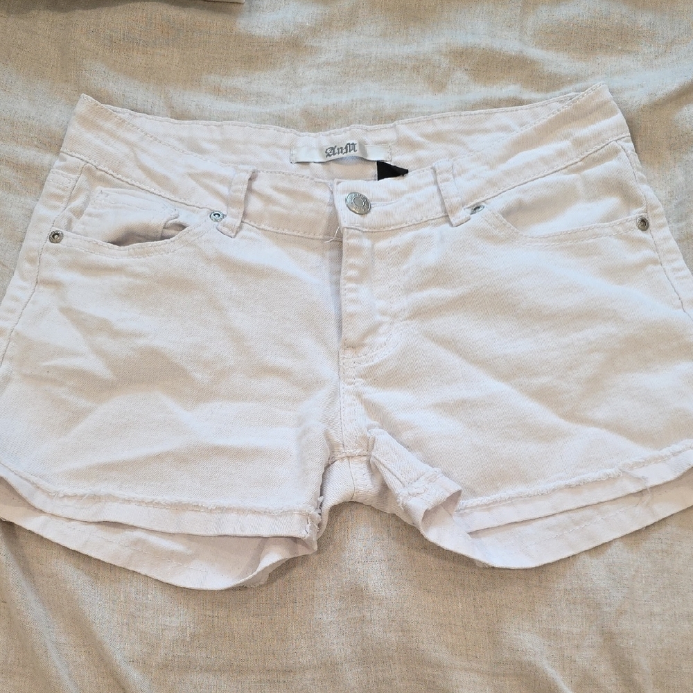 White Jean Shorts Mid-Length Summer Essential